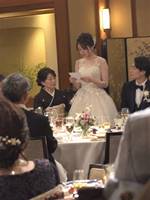 ２２年育てた継娘の挙式前夜、親族席を奪われた母