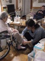 義母を無償介護した3年、夫は私の名義で毎月15万円を受け取っていた