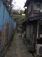 あの道は、学校へ続いていなかった